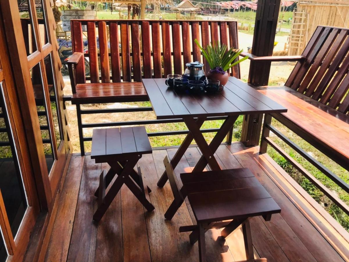 ไร่นาบัวหลวง คาเฟ่ & ฟาร์มสเตย์ Raina Bualuang Cafe & Farm Stay Ban Na No Exterior foto