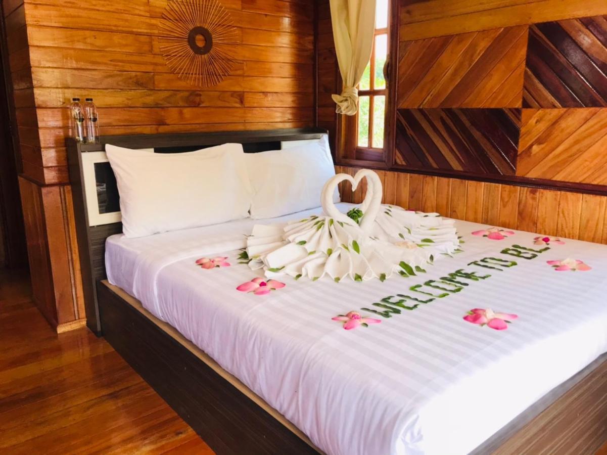 ไร่นาบัวหลวง คาเฟ่ & ฟาร์มสเตย์ Raina Bualuang Cafe & Farm Stay Ban Na No Exterior foto